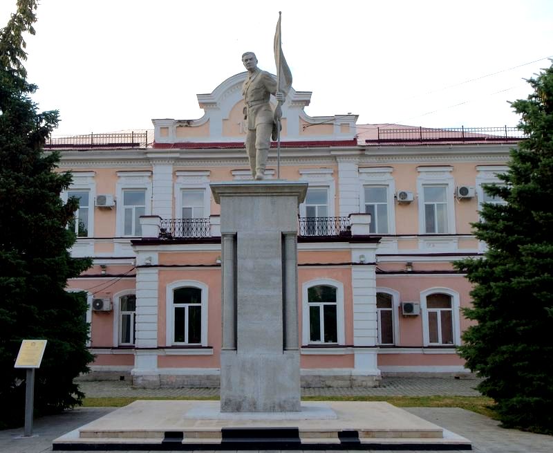 Памятник жертвам набега белоказаков на Оренбург 4 апреля 1918 г.