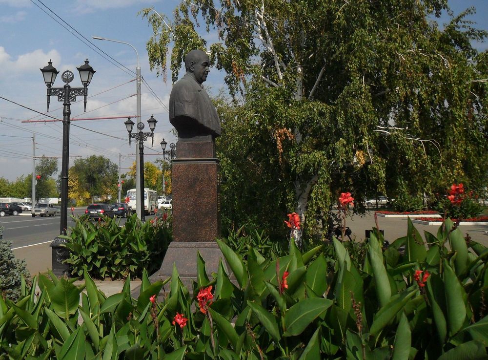 Памятник Юрию Дмитриевичу Гаранькину