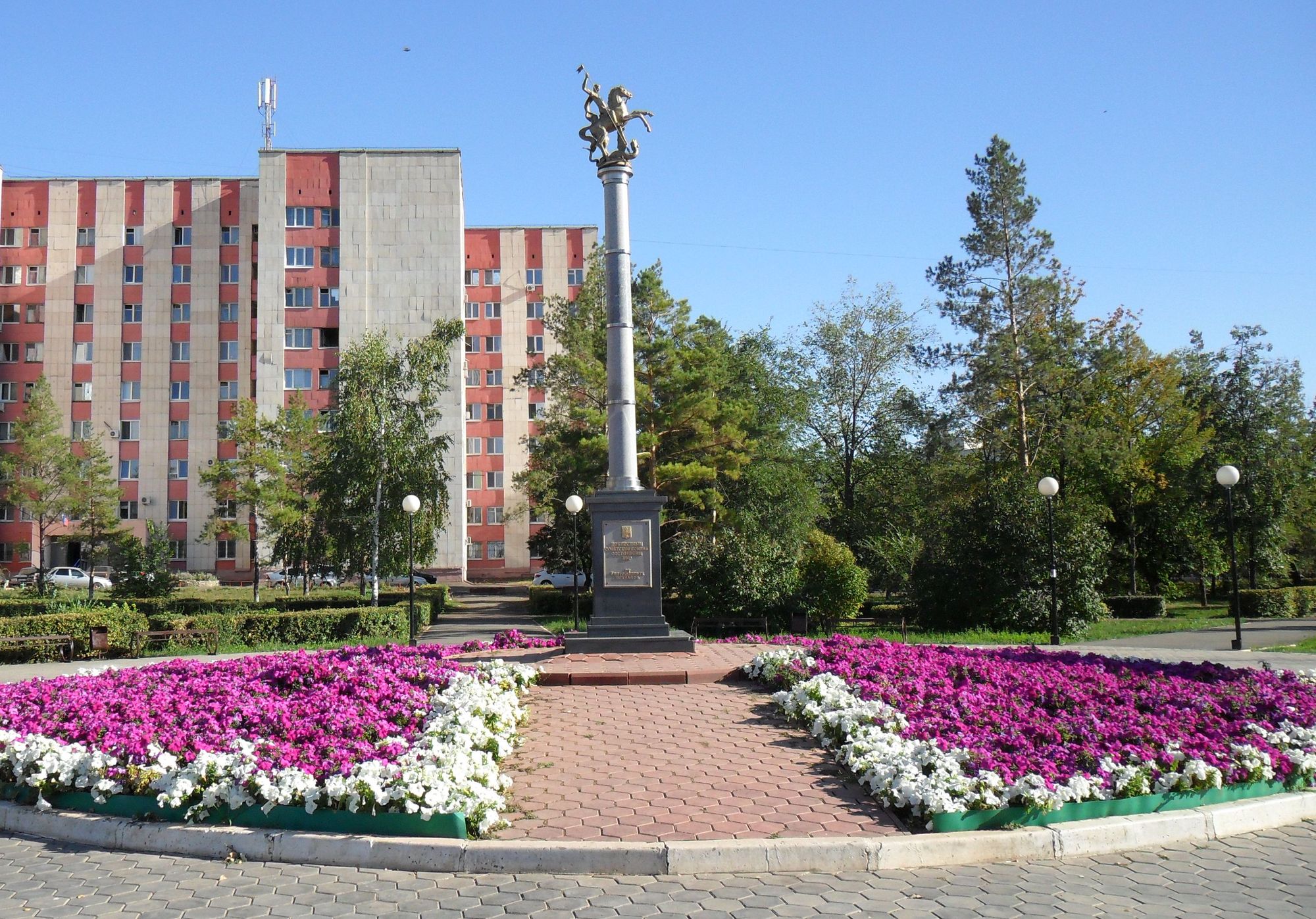 Памятник Советским воинам Памятник Советским воинам