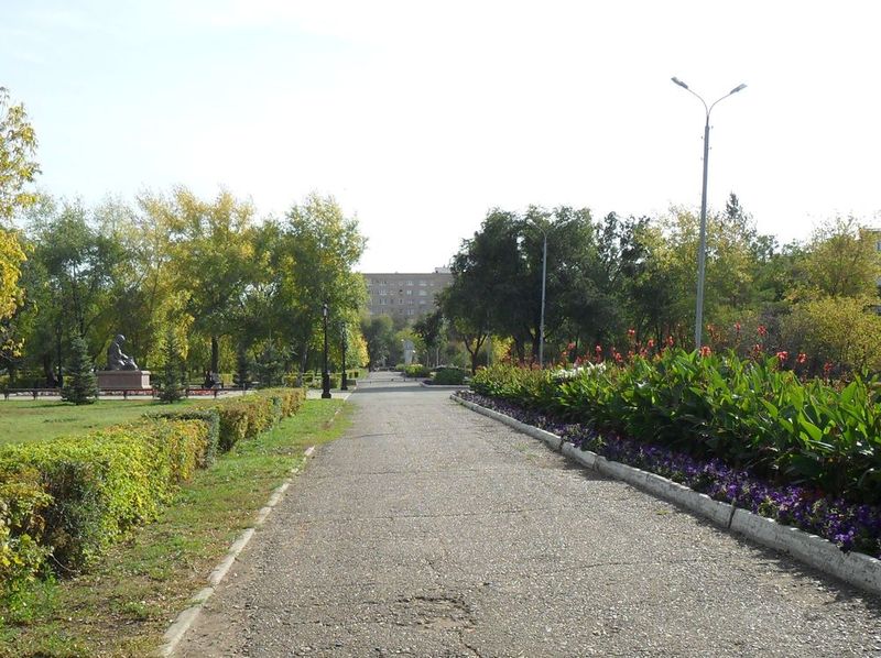 Сквер памяти Салмышского боя Сквер памяти Салмышского боя