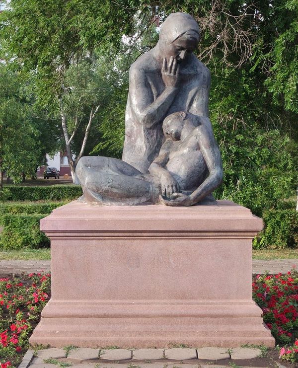 Сквер памяти Салмышского боя Сквер памяти Салмышского боя